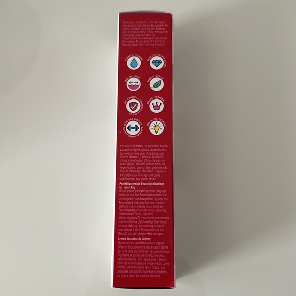 Elizabeth Arden Eight Hour® HydraPlay™ Skin Perfecting Daily Moisturizer - Picture 8 of 11